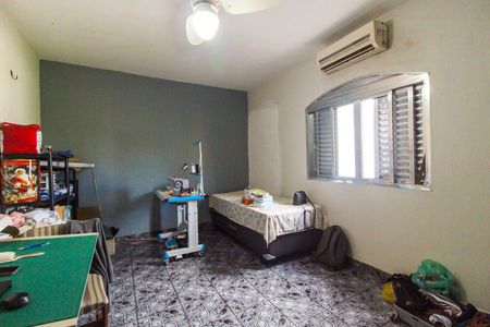 Casa à venda com 250m², 4 quartos e 3 vagas Casa à venda com 250m², 4 quartos e 3 vagasQuarto 3