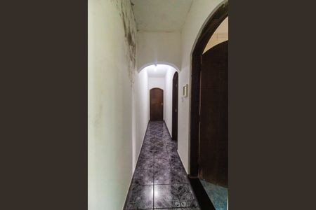 Casa à venda com 250m², 4 quartos e 3 vagas Casa à venda com 250m², 4 quartos e 3 vagasCorredor