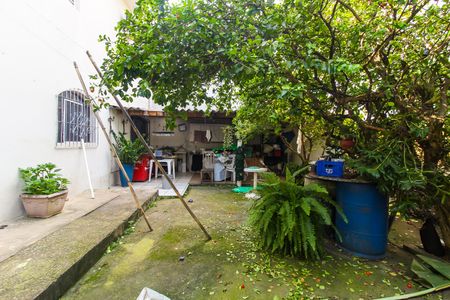 Casa à venda com 250m², 4 quartos e 3 vagas Casa à venda com 250m², 4 quartos e 3 vagasQuintal