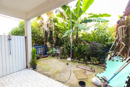 Casa à venda com 250m², 4 quartos e 3 vagas Casa à venda com 250m², 4 quartos e 3 vagasQuintal