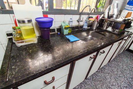 Casa à venda com 250m², 4 quartos e 3 vagas Casa à venda com 250m², 4 quartos e 3 vagasCozinha