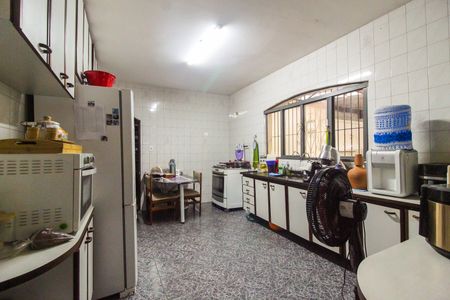 Casa à venda com 250m², 4 quartos e 3 vagas Casa à venda com 250m², 4 quartos e 3 vagasCozinha
