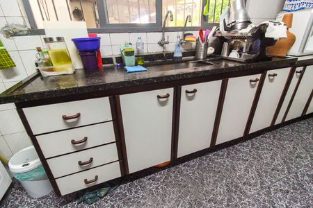 Casa à venda com 250m², 4 quartos e 3 vagas Casa à venda com 250m², 4 quartos e 3 vagasCozinha