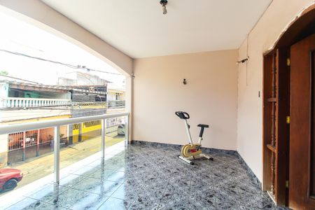 Casa à venda com 250m², 4 quartos e 3 vagas Casa à venda com 250m², 4 quartos e 3 vagasVaranda do Quarto 1