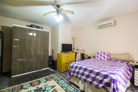 Casa à venda com 250m², 4 quartos e 3 vagas Casa à venda com 250m², 4 quartos e 3 vagasQuarto 1