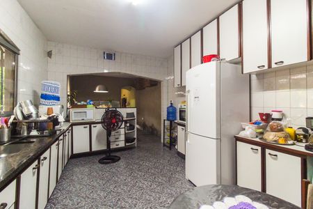 Casa à venda com 250m², 4 quartos e 3 vagas Casa à venda com 250m², 4 quartos e 3 vagasCozinha