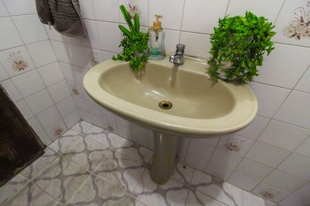 Casa à venda com 250m², 4 quartos e 3 vagas Casa à venda com 250m², 4 quartos e 3 vagasBanheiro 2