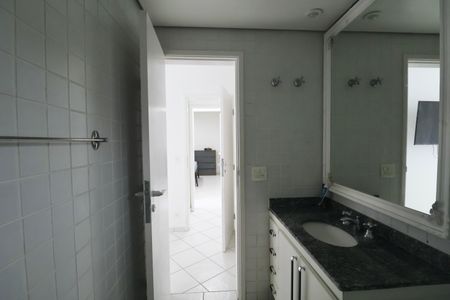 Apartamento para alugar com 180m², 4 quartos e 2 vagas Apartamento para alugar com 180m², 4 quartos e 2 vagasBanheiro Suíte 2