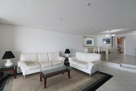 Apartamento para alugar com 180m², 4 quartos e 2 vagas Apartamento para alugar com 180m², 4 quartos e 2 vagasSala