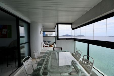 Apartamento para alugar com 180m², 4 quartos e 2 vagas Apartamento para alugar com 180m², 4 quartos e 2 vagasVaranda