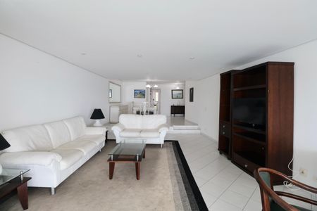 Apartamento para alugar com 180m², 4 quartos e 2 vagas Apartamento para alugar com 180m², 4 quartos e 2 vagasSala