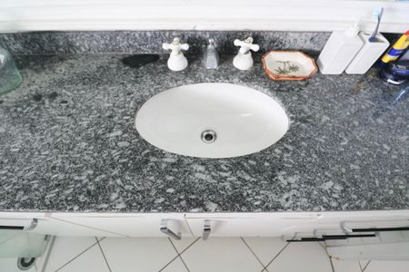 Apartamento para alugar com 180m², 4 quartos e 2 vagas Apartamento para alugar com 180m², 4 quartos e 2 vagasBanheiro Suíte