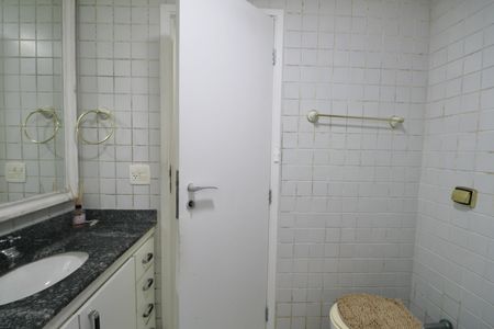 Apartamento para alugar com 180m², 4 quartos e 2 vagas Apartamento para alugar com 180m², 4 quartos e 2 vagasBanheiro Suíte 3