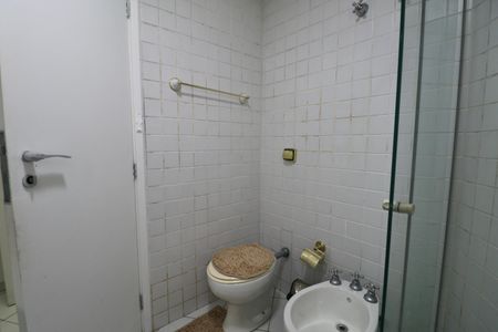 Apartamento para alugar com 180m², 4 quartos e 2 vagas Apartamento para alugar com 180m², 4 quartos e 2 vagasBanheiro Suíte 3