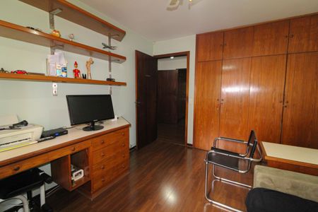 Apartamento para alugar com 237m², 5 quartos e 2 vagas Apartamento para alugar com 237m², 5 quartos e 2 vagasQuarto 2