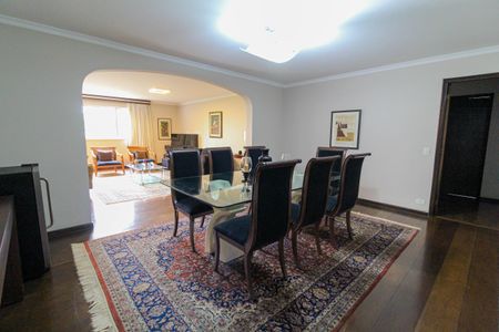 Apartamento para alugar com 237m², 5 quartos e 2 vagas Apartamento para alugar com 237m², 5 quartos e 2 vagasSala de Jantar