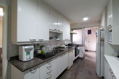 Apartamento para alugar com 237m², 5 quartos e 2 vagas Apartamento para alugar com 237m², 5 quartos e 2 vagasCozinha