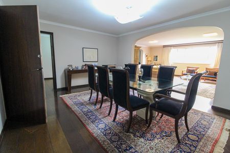 Apartamento para alugar com 237m², 5 quartos e 2 vagas Apartamento para alugar com 237m², 5 quartos e 2 vagasSala de Jantar