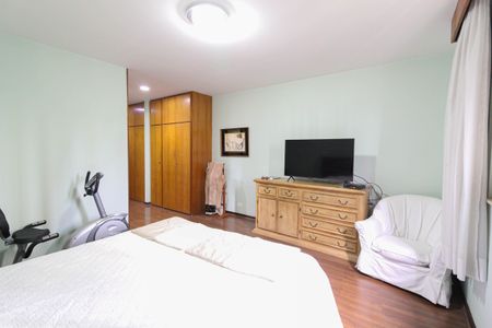 Apartamento para alugar com 237m², 5 quartos e 2 vagas Apartamento para alugar com 237m², 5 quartos e 2 vagasSuíte 1