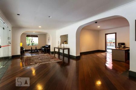 Apartamento para alugar com 237m², 5 quartos e 2 vagas Apartamento para alugar com 237m², 5 quartos e 2 vagasHall de entrada