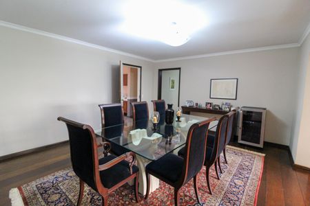 Apartamento para alugar com 237m², 5 quartos e 2 vagas Apartamento para alugar com 237m², 5 quartos e 2 vagasSala de Jantar