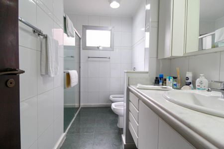 Apartamento para alugar com 237m², 5 quartos e 2 vagas Apartamento para alugar com 237m², 5 quartos e 2 vagasBanheiro 1