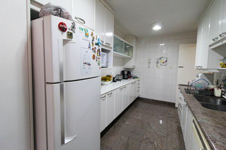 Apartamento para alugar com 237m², 5 quartos e 2 vagas Apartamento para alugar com 237m², 5 quartos e 2 vagasCozinha