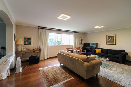 Apartamento para alugar com 237m², 5 quartos e 2 vagas Apartamento para alugar com 237m², 5 quartos e 2 vagasSala