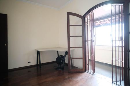 Casa à venda com 140m², 3 quartos e 4 vagas Casa à venda com 140m², 3 quartos e 4 vagasQuarto 2