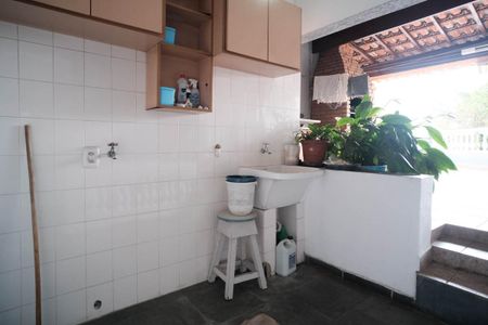 Casa à venda com 140m², 3 quartos e 4 vagas Casa à venda com 140m², 3 quartos e 4 vagasÁrea de Serviço