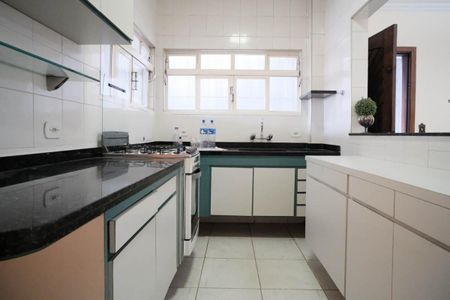 Casa à venda com 140m², 3 quartos e 4 vagas Casa à venda com 140m², 3 quartos e 4 vagasCozinha