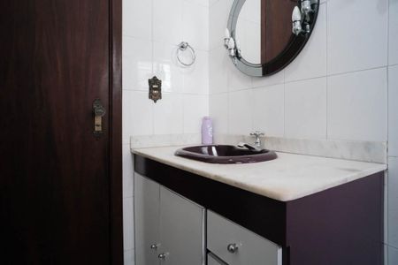 Casa à venda com 140m², 3 quartos e 4 vagas Casa à venda com 140m², 3 quartos e 4 vagasBanheiro do Quarto 3