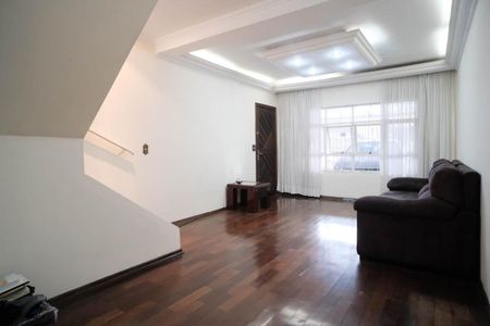 Casa à venda com 140m², 3 quartos e 4 vagas Casa à venda com 140m², 3 quartos e 4 vagasSala