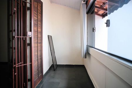 Casa à venda com 140m², 3 quartos e 4 vagas Casa à venda com 140m², 3 quartos e 4 vagasQuarto 2