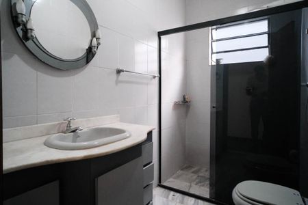 Casa à venda com 140m², 3 quartos e 4 vagas Casa à venda com 140m², 3 quartos e 4 vagasBanheiro do Quarto 3