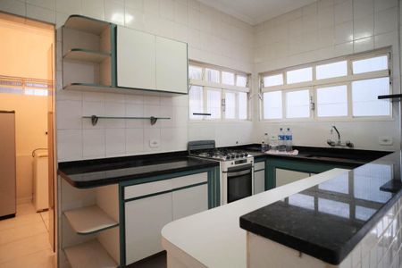 Casa à venda com 140m², 3 quartos e 4 vagas Casa à venda com 140m², 3 quartos e 4 vagasCozinha