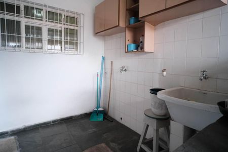 Casa à venda com 140m², 3 quartos e 4 vagas Casa à venda com 140m², 3 quartos e 4 vagasÁrea de Serviço