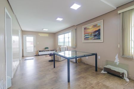 Casa à venda com 70m², 2 quartos e 2 vagas Casa à venda com 70m², 2 quartos e 2 vagasSala