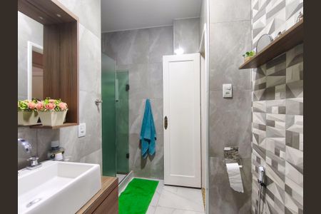 Apartamento à venda com 90m², 2 quartos e 1 vaga Apartamento à venda com 90m², 2 quartos e 1 vagaBanheiro Corredor