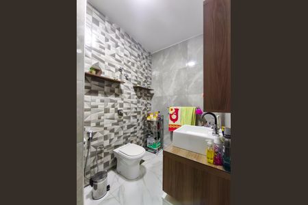 Apartamento à venda com 90m², 2 quartos e 1 vaga Apartamento à venda com 90m², 2 quartos e 1 vagaBanheiro Corredor
