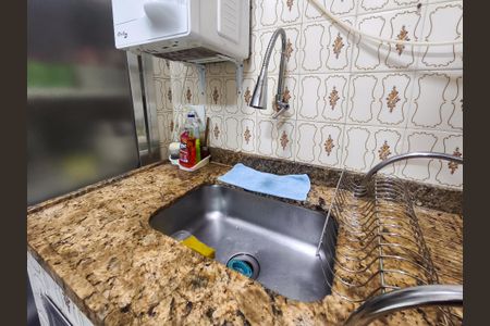 Apartamento à venda com 90m², 2 quartos e 1 vaga Apartamento à venda com 90m², 2 quartos e 1 vagaCozinha e Área de Serviço