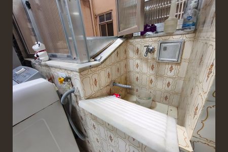 Apartamento à venda com 90m², 2 quartos e 1 vaga Apartamento à venda com 90m², 2 quartos e 1 vagaCozinha e Área de Serviço