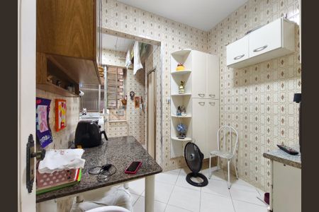 Apartamento à venda com 90m², 2 quartos e 1 vaga Apartamento à venda com 90m², 2 quartos e 1 vagaCozinha e Área de Serviço