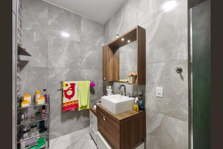 Apartamento à venda com 90m², 2 quartos e 1 vaga Apartamento à venda com 90m², 2 quartos e 1 vagaBanheiro Corredor