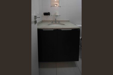 Apartamento para alugar com 63m², 2 quartos e 1 vaga Apartamento para alugar com 63m², 2 quartos e 1 vagaBanheiro 02