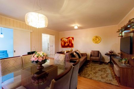 Apartamento à venda com 179m², 3 quartos e sem vaga Apartamento à venda com 179m², 3 quartos e sem vagaSala