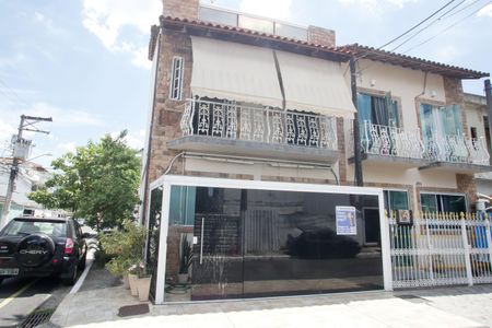 Casa de condomínio à venda com 130m², 3 quartos e 3 vagas Casa de condomínio à venda com 130m², 3 quartos e 3 vagasFachada da Casa