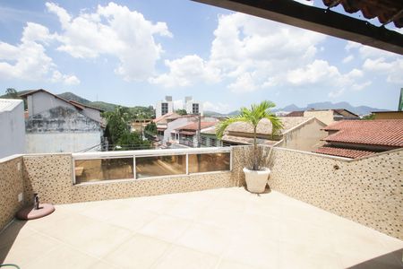 Casa de condomínio à venda com 130m², 3 quartos e 3 vagas Casa de condomínio à venda com 130m², 3 quartos e 3 vagasTerraço