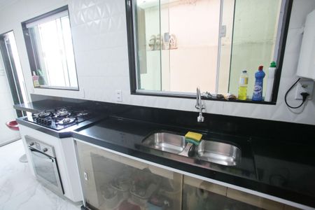 Casa de condomínio à venda com 130m², 3 quartos e 3 vagas Casa de condomínio à venda com 130m², 3 quartos e 3 vagasCozinha