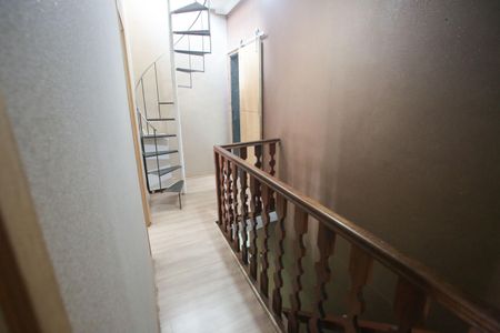 Casa de condomínio à venda com 130m², 3 quartos e 3 vagas Casa de condomínio à venda com 130m², 3 quartos e 3 vagasHall dos Quartos